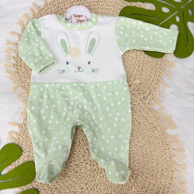 Macacão Trape Zape- Coelhinha com Flor Amarela - Verde com Coraçãozinho  